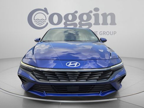 Used 2025 Hyundai Elantra SEL FWD image 8