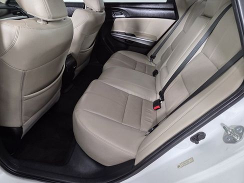 Used 2015 Honda Crosstour EX-L image 23