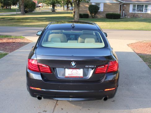 Used 2011 BMW 535i xDrive Sedan image 9
