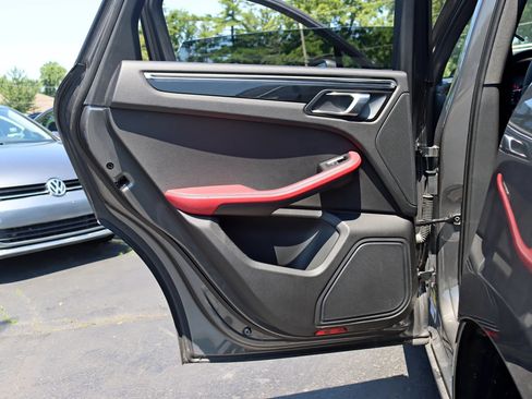 Used 2015 Porsche Macan S AWD/4WD image 31