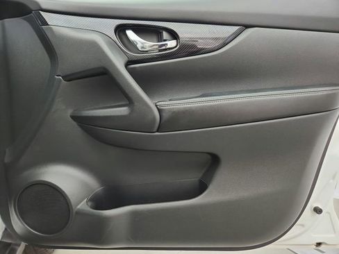 Used 2019 Nissan Rogue SL AWD/4WD image 27