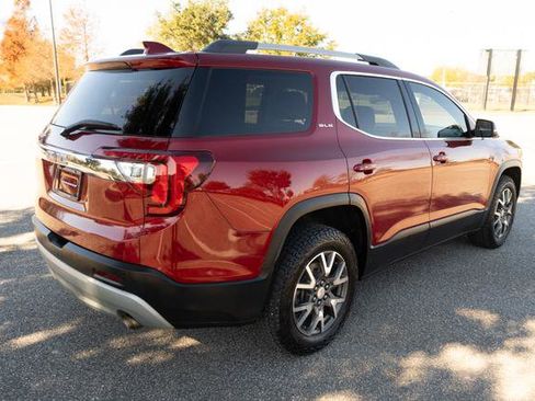 Used 2021 GMC Acadia SLE w/ Driver Convenience Package image 3