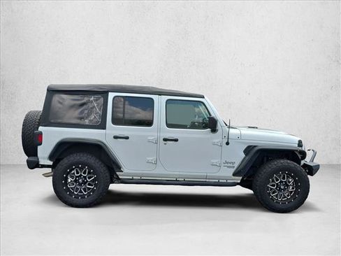 Used 2018 Jeep Wrangler Unlimited Sport AWD/4WD image 4