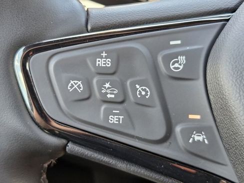 Used 2023 Chevrolet Equinox Premier FWD image 23