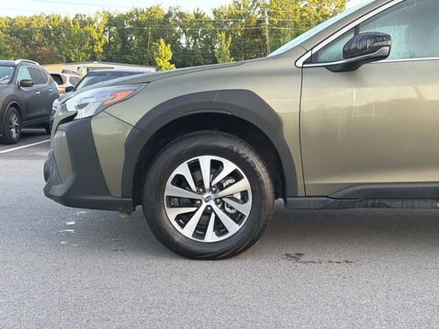 Certified 2025 Subaru Outback Premium w/ Popular Package #1A AWD/4WD image 9