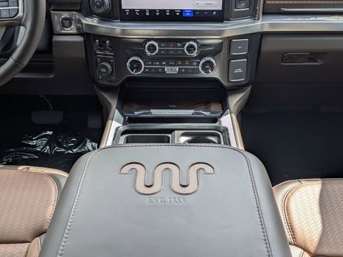 New 2025 Ford F350 King Ranch w/ FX4 Off-Road Package image 44