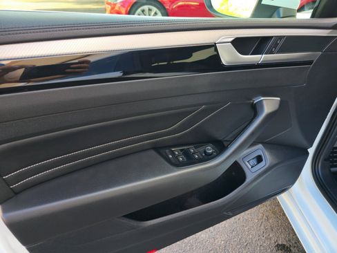 Used 2022 Volkswagen Arteon SE image 13