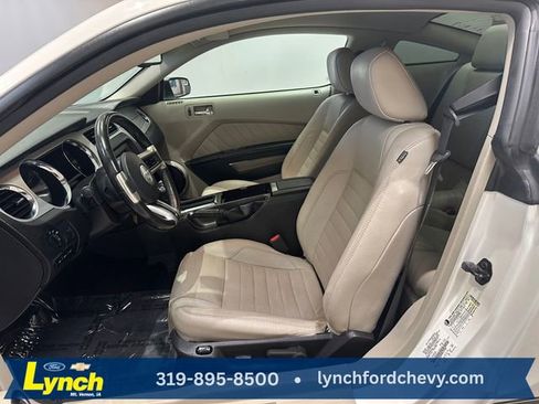 Used 2011 Ford Mustang Premium w/ 201A Rapid Spec Order Code RWD image 4