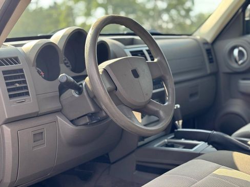 Used 2009 Dodge Nitro SE AWD/4WD image 17