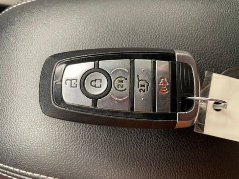 Used 2022 Ford Escape SE w/ SE Sport Appearance Package AWD/4WD image 25