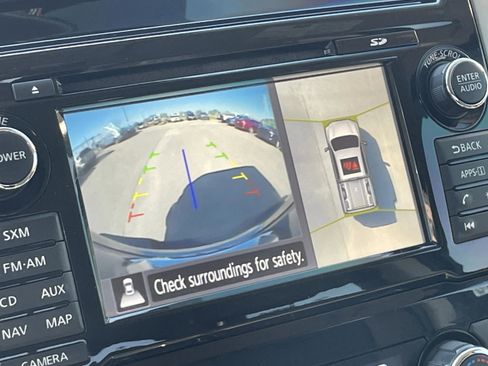 Used 2017 Nissan Titan Platinum Reserve RWD image 18