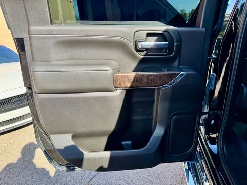 Used 2020 GMC Sierra 3500 Denali w/ Denali Ultimate Package image 15