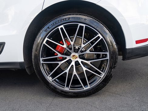 Certified 2026 Porsche Macan S AWD/4WD image 25