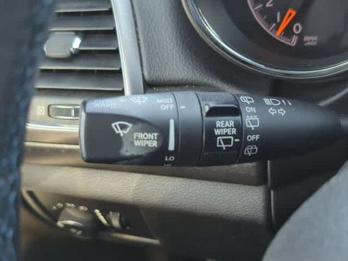 Used 2018 Jeep Grand Cherokee Laredo AWD/4WD image 26