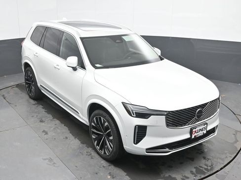 New 2026 Volvo XC90 B6 Plus w/ Protection Package image 29