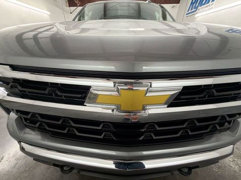 Used 2025 Chevrolet Silverado 1500 LT AWD/4WD image 30