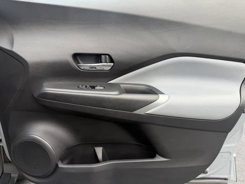 Used 2023 Nissan Kicks SR w/ SR Premium Package FWD image 31