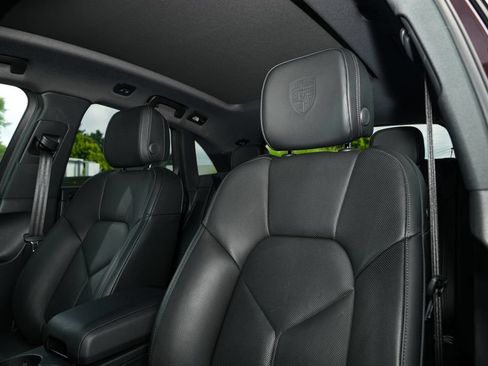 Certified 2026 Porsche Macan AWD/4WD image 22