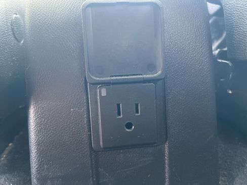 Used 2018 Chevrolet Trax LT w/ Sun & Sound Package image 26