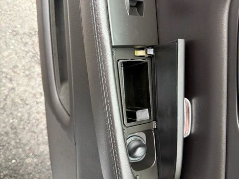 Used 2006 Cadillac DTS image 25