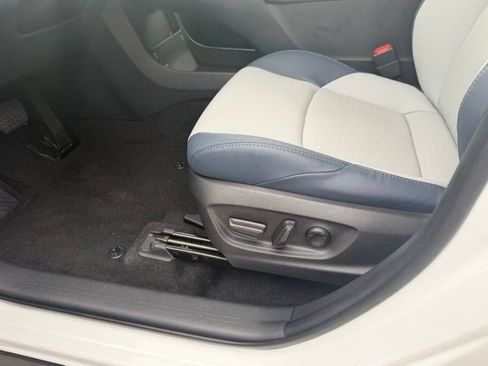 Used 2025 Subaru Solterra AWD/4WD image 15