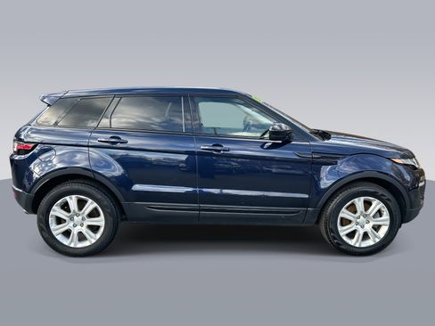 Used 2018 Land Rover Range Rover Evoque SE image 2