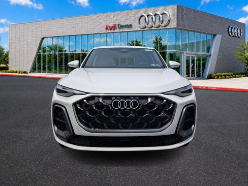 Certified 2025 Audi Q5 Premium w/ Convenience Package AWD/4WD image 2