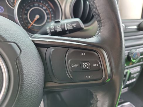 Used 2018 Jeep Wrangler Unlimited Sport S AWD/4WD image 12