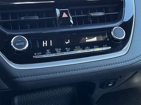 Used 2023 Toyota Corolla SE image 18