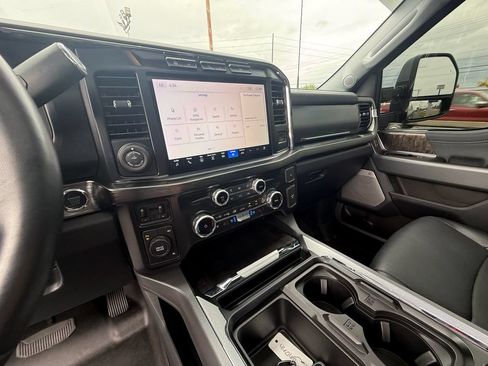 Used 2023 Ford F250 Lariat w/ Lariat Ultimate Package AWD/4WD image 15