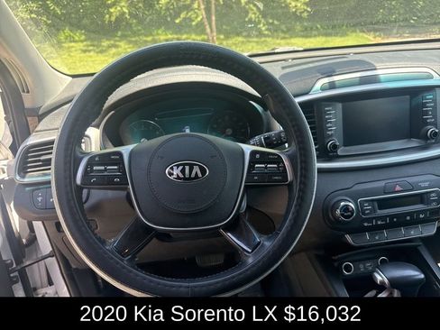 Used 2020 Kia Sorento LX w/ LX I4 Convenience Package AWD/4WD image 10