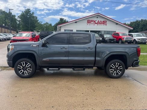 Used 2021 GMC Sierra 1500 AT4 w/ Technology Package AWD/4WD image 2
