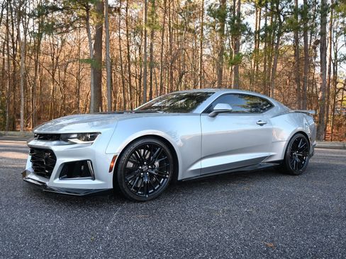 Used 2023 Chevrolet Camaro ZL1 image 1