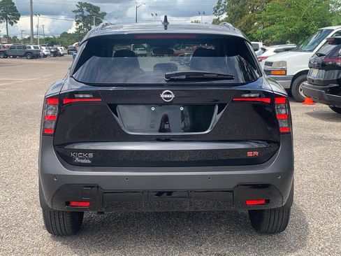 Used 2025 Nissan Kicks SR FWD image 7