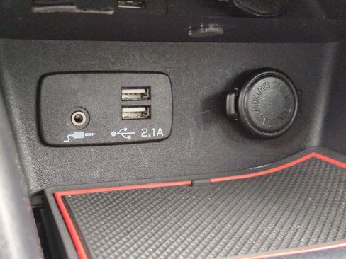 Used 2023 Subaru Forester Limited image 37