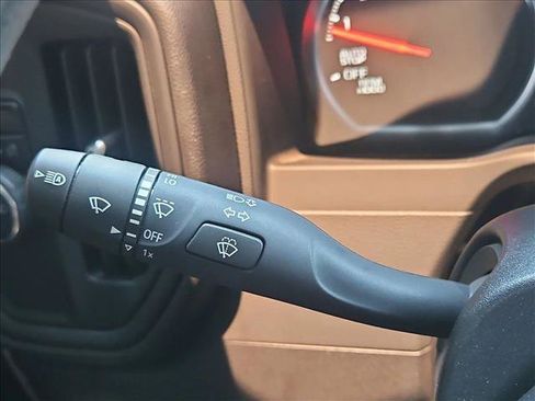 Used 2025 Chevrolet Silverado 1500 Custom RWD image 16