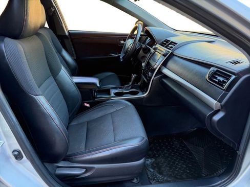 Used 2017 Toyota Camry SE image 17