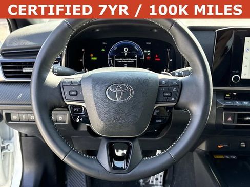 Used 2025 Toyota Camry SE FWD image 18