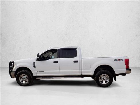 Used 2018 Ford F250 XLT AWD/4WD image 2