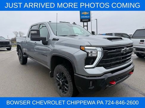 Used 2025 Chevrolet Silverado 2500 LT w/ Trail Boss Package image 9