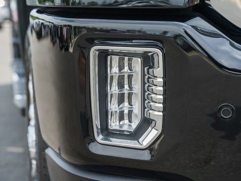 Used 2023 GMC Sierra 3500 Denali AWD/4WD image 19