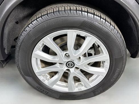 Used 2021 Nissan Rogue Sport S image 29