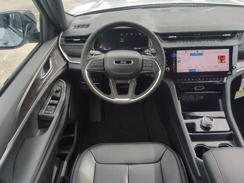 New 2026 Jeep Grand Cherokee Limited image 19