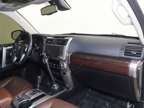 Used 2023 Toyota 4Runner Limited AWD/4WD image 40