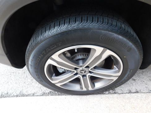 Used 2022 Mercedes-Benz GLC 300 4MATIC w/ Multimedia Package Lite image 8