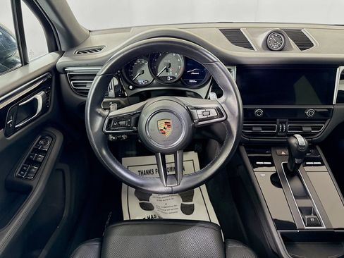 Certified 2023 Porsche Macan AWD/4WD image 22