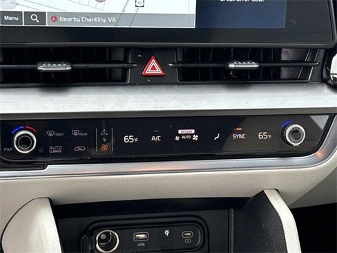 Used 2025 Kia Sportage EX image 21