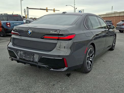 New 2026 BMW 740i xDrive image 4