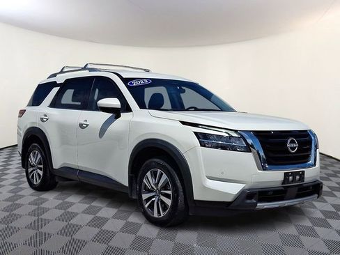 Used 2023 Nissan Pathfinder SL AWD/4WD image 1