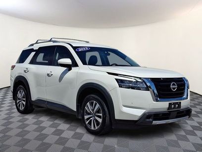 Used 2023 Nissan Pathfinder SL